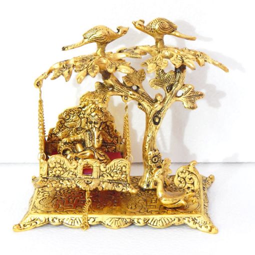 Bal Krishan in Cradle